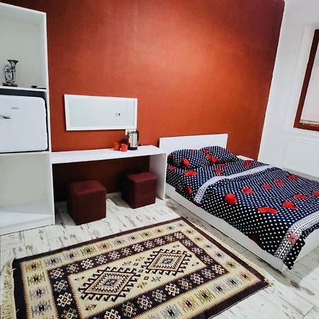 Lovely Guest House Tbilisi Esterno foto
